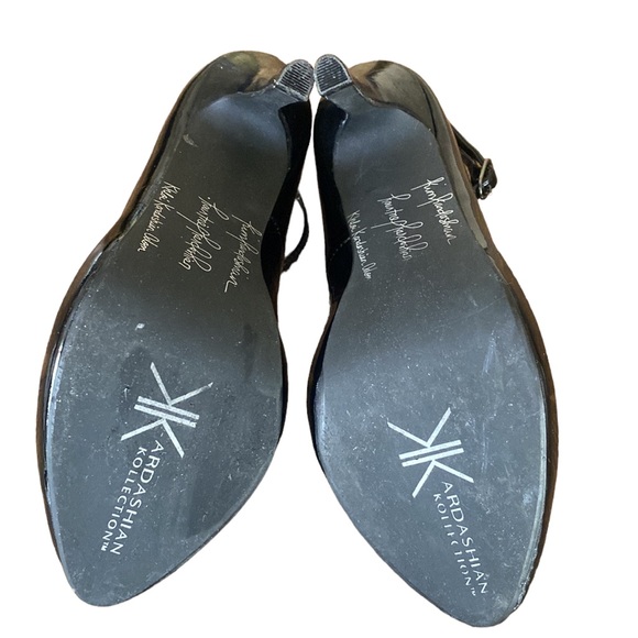 Kardashian Kollection T-Strap Black Patent Leather Pumps size 6.5 - Picture 5 of 6